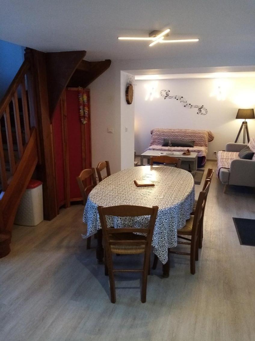 Gite Le Jaya Saint-Georges-de-Luzençon Екстериор снимка